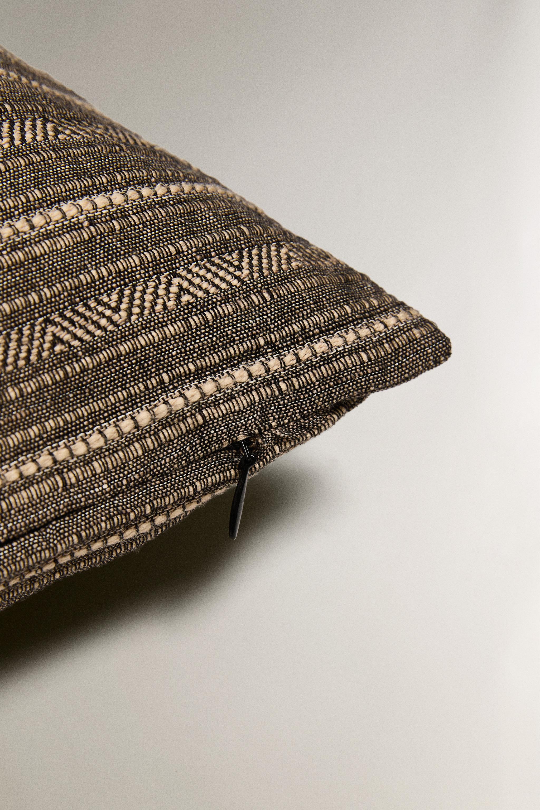 STRIPED THROW PILLOW COVER